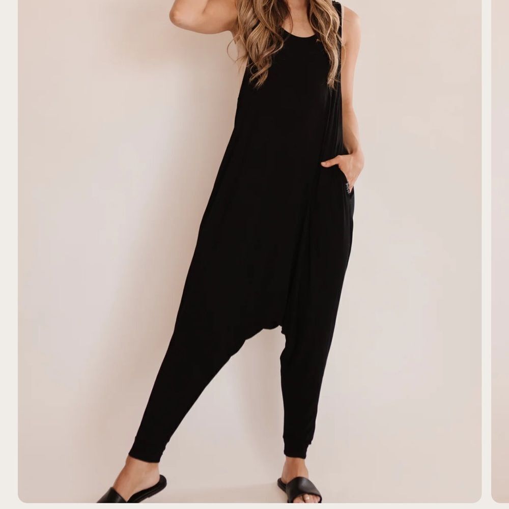 Momper‎ Romper Black Small NWT in packaging